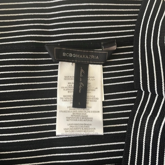 BCBG MaxAzria bandage mini skirt/ great condition/ black & white striped/ large - Picture 3 of 6